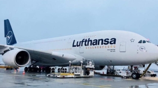 “Lufthansa” Tehrana uçuşların dayandırılması müddətini uzadıb 